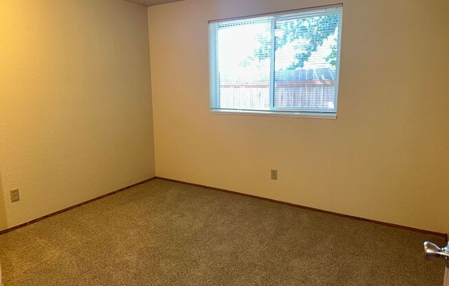 2 beds, 1 bath, 900 sqft, $1,429, Unit 85H