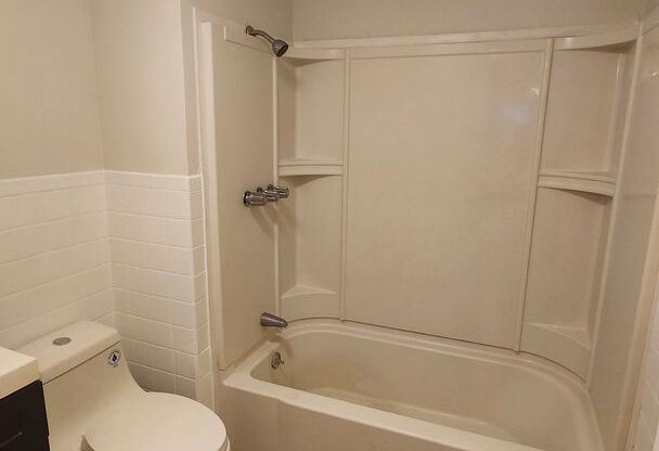 Studio, 1 bath, 400 sqft, $1,450, Unit Apt 1