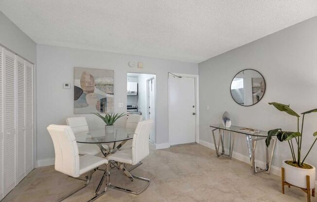 2 beds, 2 baths, 900 sqft, $1,749, Unit 470-09