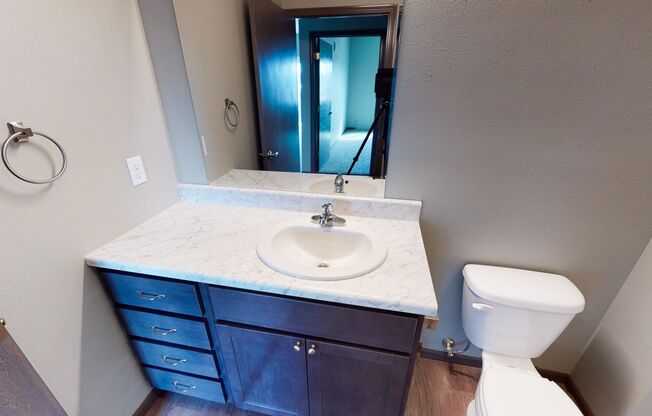 2 beds, 1 bath, 914 sqft, $1,030, Unit 321-2201
