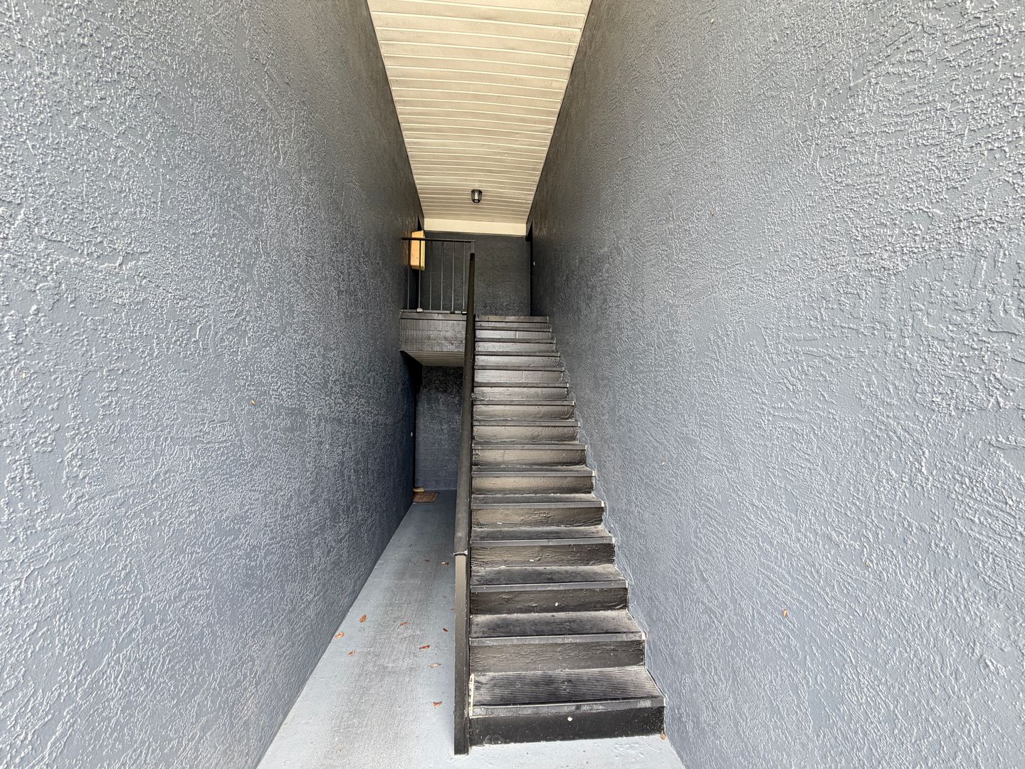 Your Quiet Corner in Orlando: 2BD/ 2BA - A Bright, Comfortable Home Designed for Everyday Living! WASHER & DRYER INCLUDED!