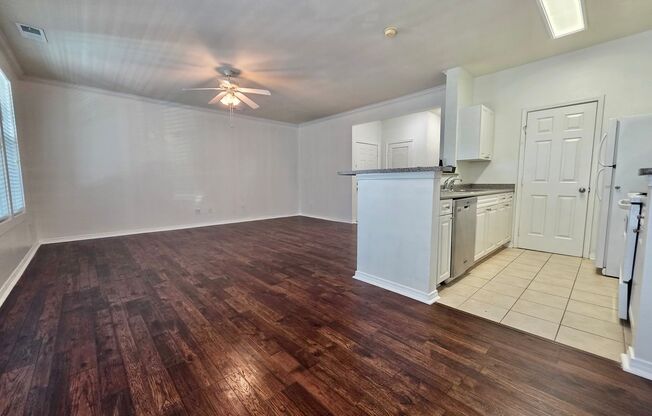 2 beds, 2 baths, $2,300, Unit Unit 1203