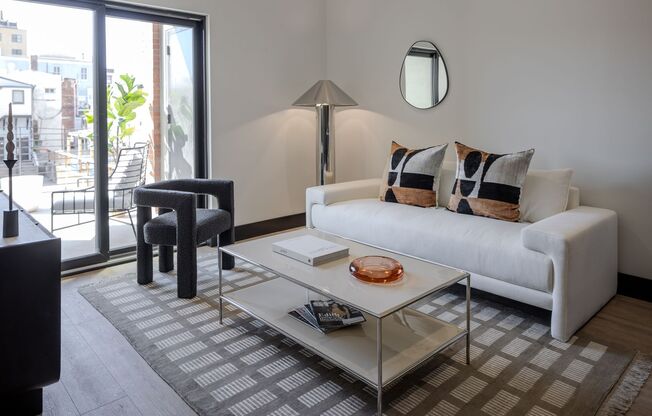 1 bed, 1 bath, 820 sqft, $1,950, Unit 500