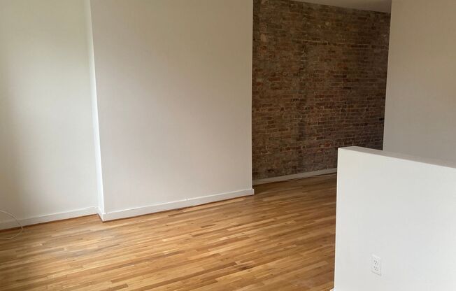 2 beds, 2 baths, 1,000 sqft, $1,799, Unit 22-2