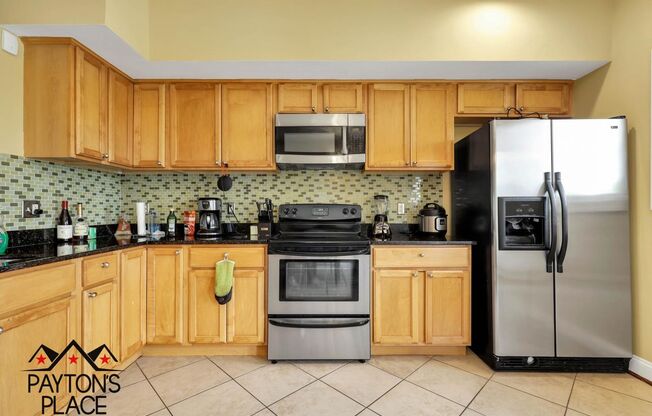 Townhome Style Condo with Parking