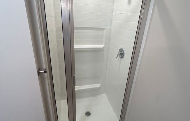 Studio, 1 bath, 500 sqft, $995, Unit 29