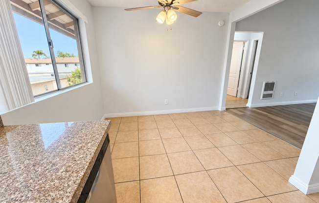 2 beds, 1 bath, $2,600, Unit 14