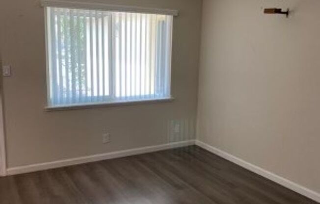 1 bed, 1 bath, $2,095, Unit 10