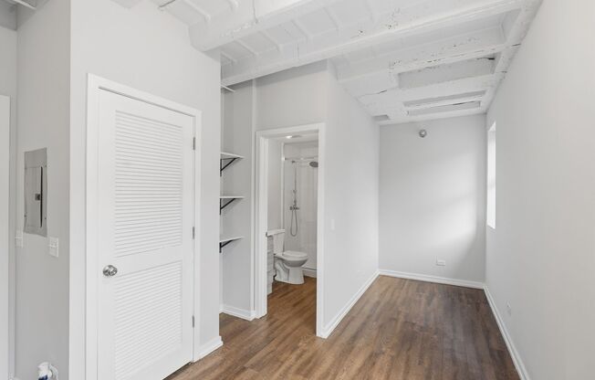 Studio, 1 bath, 172 sqft, $1,385, Unit 607