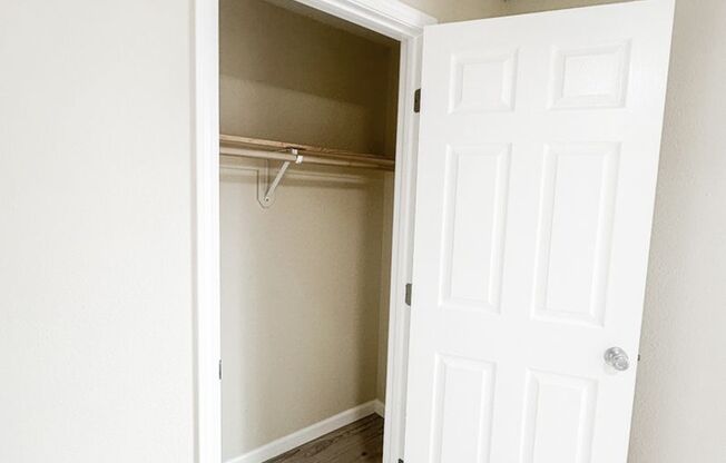 2 beds, 1 bath, 788 sqft, $1,300, Unit 1899F