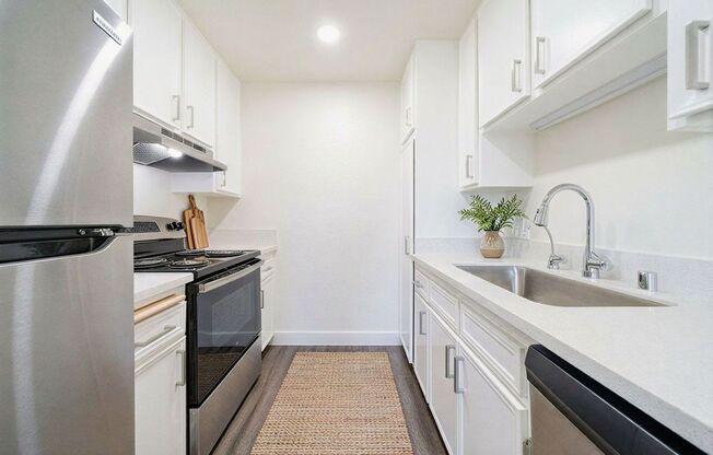 2 beds, 1 bath, 757 sqft, $2,595, Unit A-A06