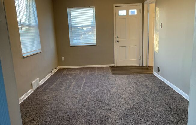 3 beds, 1 bath, 1,500 sqft, $1,305, Unit 1601-00