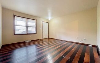 2 beds, 1 bath, $1,450, Unit 8128