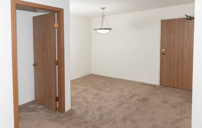 High Ceiling at Audenn Apartments, Minnesota, 55438