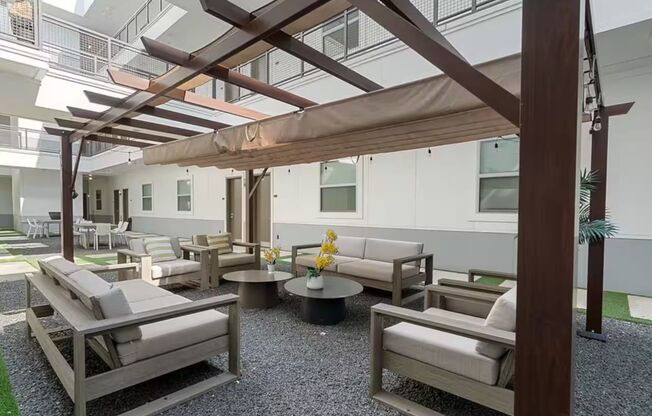1 bed, 2 baths, $1,799, Unit 416