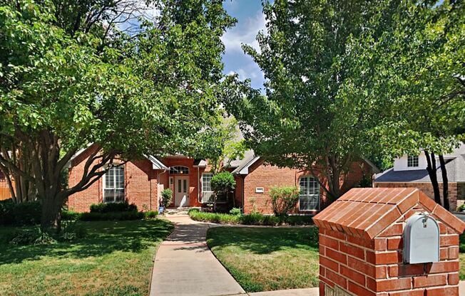 Lovely 4 Bedroom 3 Bathroom Home With Office In Edmond Schools