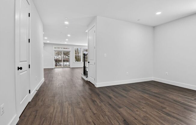 Spacious New Build in Quiet Silver Spring - Available Now