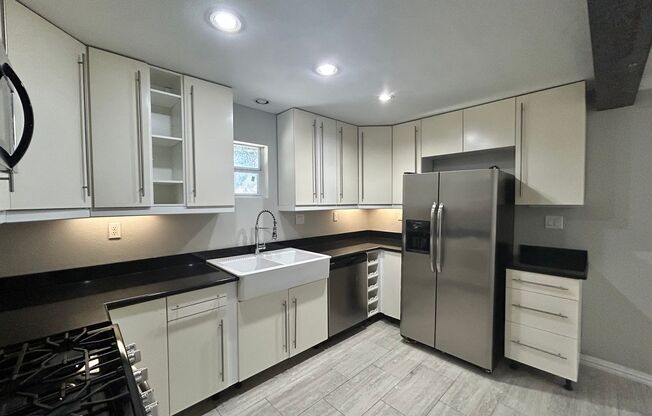 2 beds, 1 bath, 1,050 sqft, $1,595, Unit 104