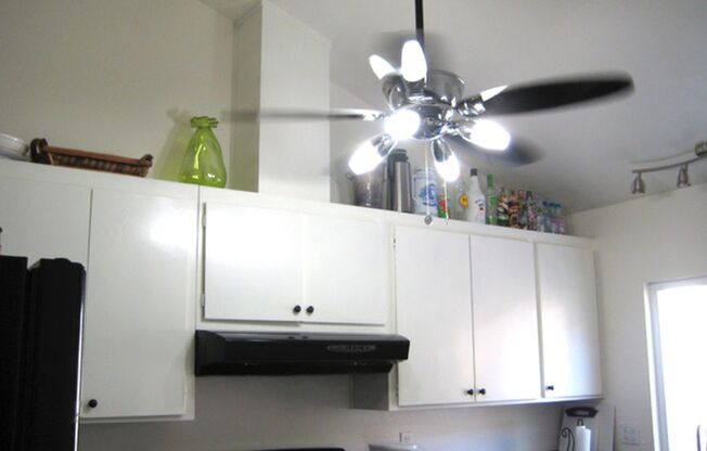 La Mesa "Near SDSU" Spacious 2BR/2BA Condominium with Garage