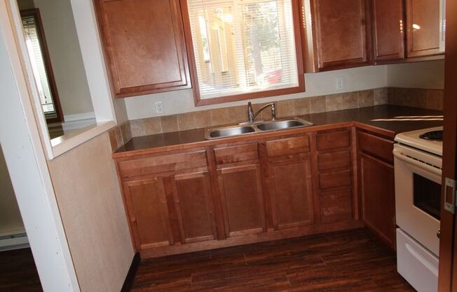 Great Spokane Valley Location-2 bed 1 bath available July 15th