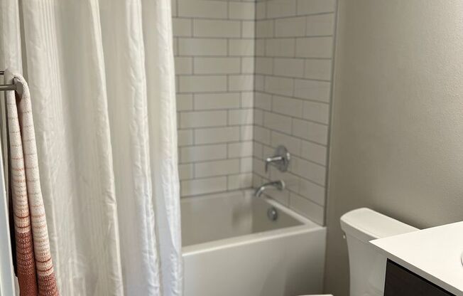 Studio, 1 bath, 356 sqft, $1,450, Unit 9-B