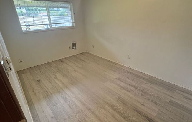 Country Squire Apartments 10833