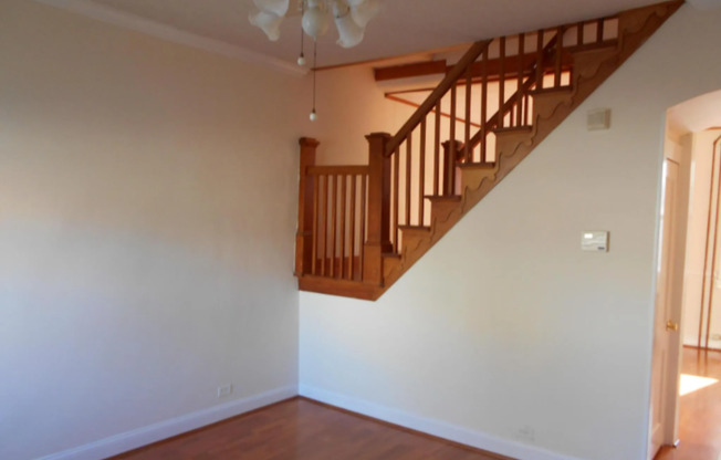 3 BR 2 BA Townhome in the heart of Canton!