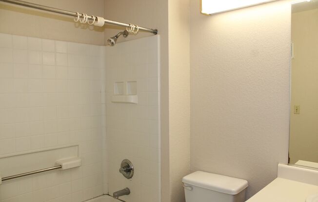 2 beds, 2 baths, $2,050, Unit APARTMENT 628