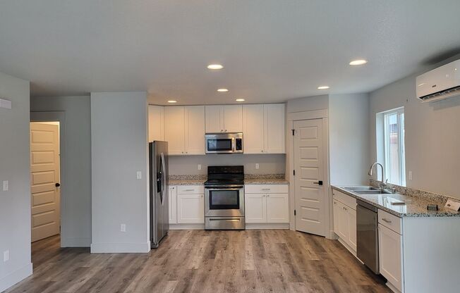 3 beds, 2.5 baths, 1,544 sqft, $2,100, Unit Oak St 203