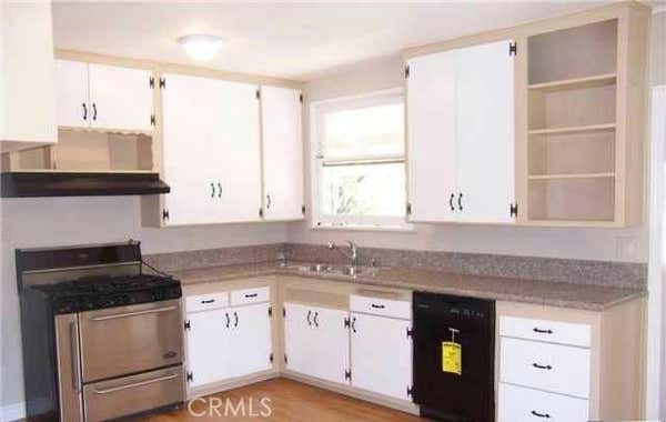 3 beds, 2 baths, 1,100 sqft, $4,400