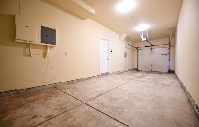 12p009 - 7511-7527 Bancroft Ave