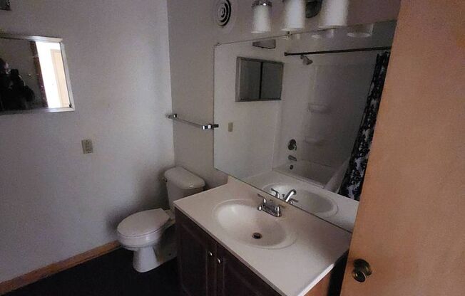 1 bed, 1 bath, $850, Unit APT-4