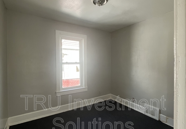 2441 N 6 ST