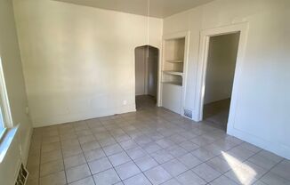 3 beds, 1 bath, 800 sqft, $950, Unit Lower