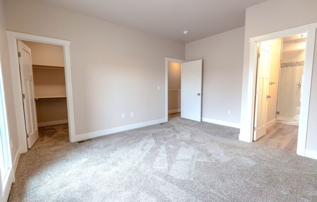 3 beds, 2.5 baths, $2,495, Unit 200