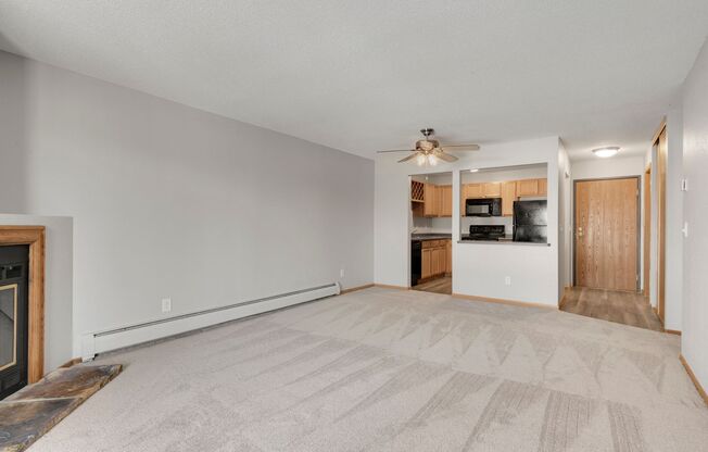 2 beds, 2 baths, 976 sqft, $1,595, Unit 3900214-PR