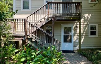 All-Inclusive Living Steps from East Franklin St – Relax at The Retreat! Flexible Move in!