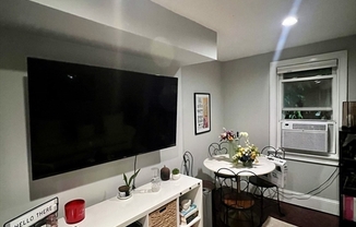 3 beds, 2 baths, 1,100 sqft, $5,200, Unit 2