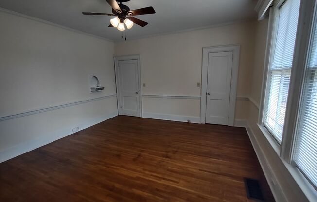 2 beds, 2 baths, $1,200