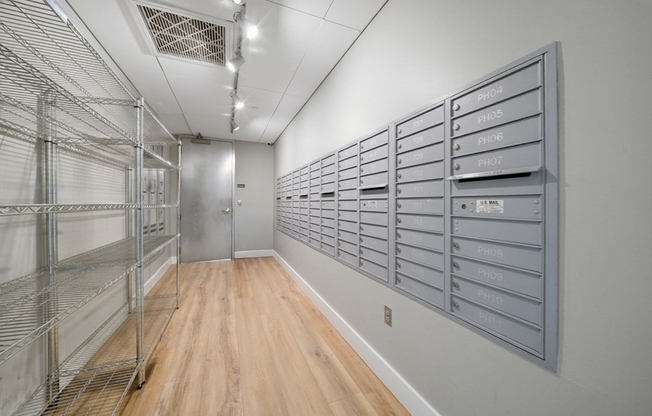 1 bed, 1 bath, 814 sqft, $3,400, Unit 410