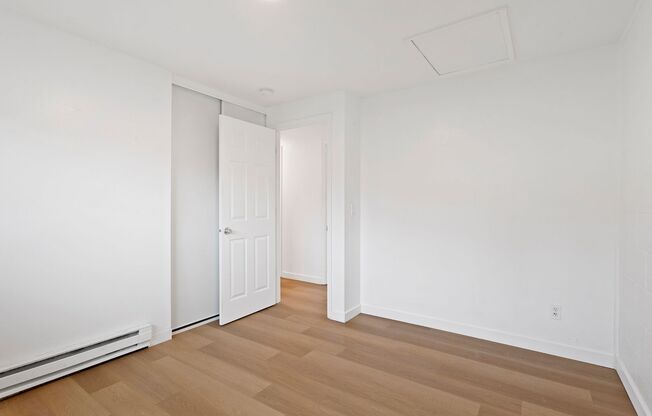 3 beds, 1 bath, 864 sqft, $1,750, Unit 40