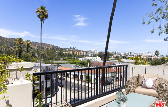3 beds, 2.5 baths, 1,661 sqft, $9,300, Unit 405PHW