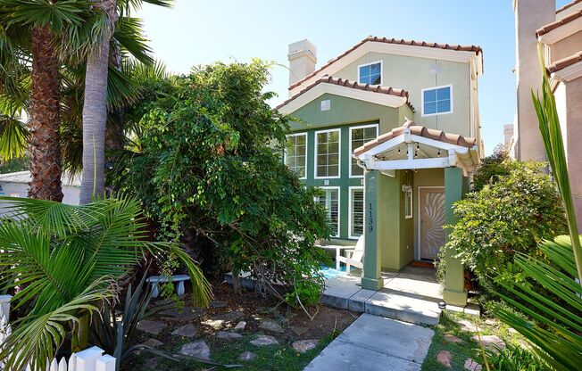 Beach house with ocean views!