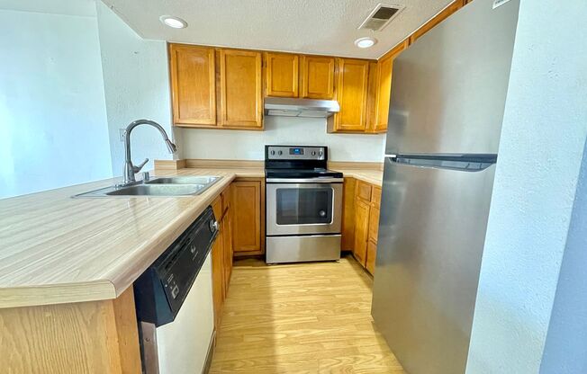 Cozy 2 Bedroom 2.5 Bathroom In The Heart of ABQ!