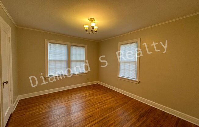 2 beds, 1 bath, $1,025