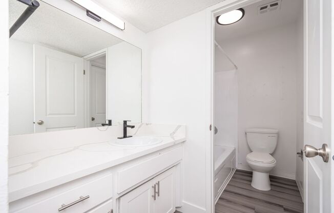 1 bed, 1 bath, 660 sqft, $1,595