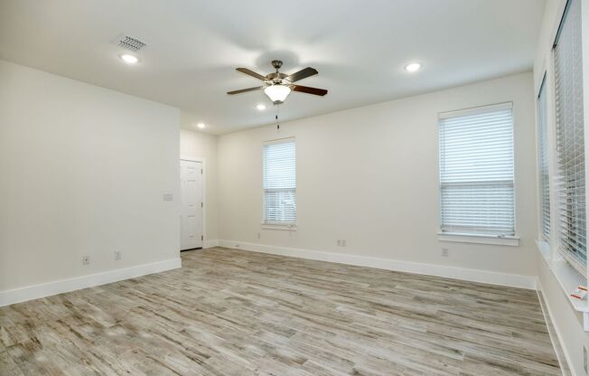 438 PARKLINE DR