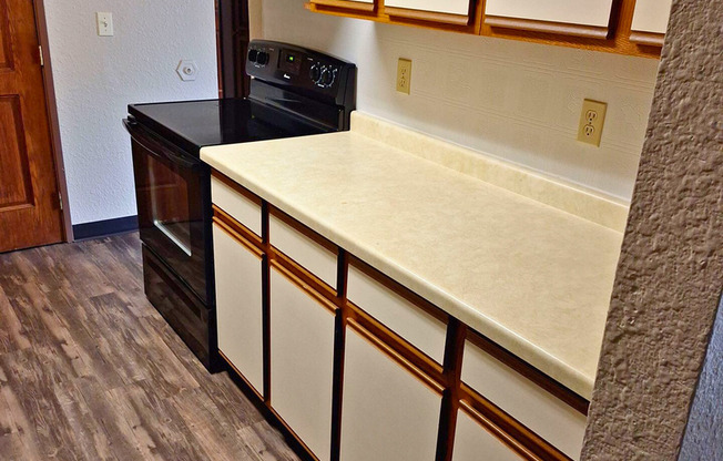 2 beds, 1.5 baths, 760 sqft, $950, Unit PU400X-016