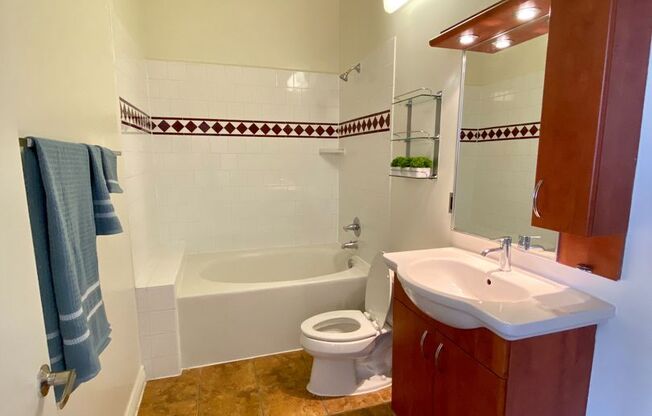 1 bed, 1 bath, 955 sqft, $2,300, Unit 202