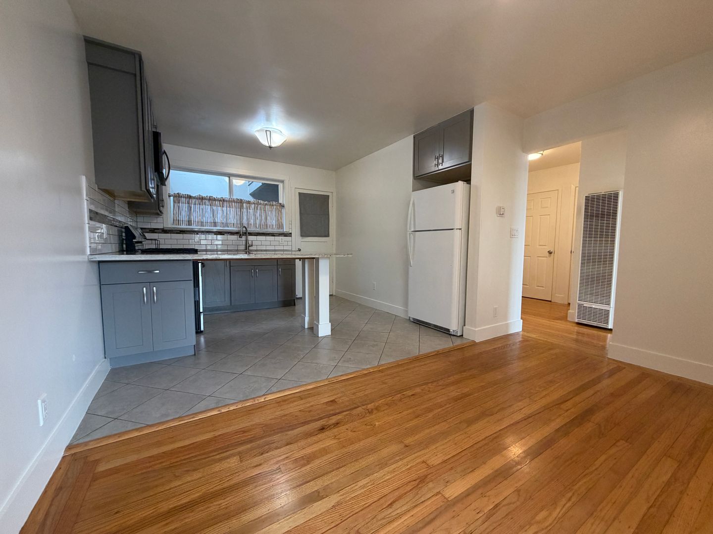 5211 Mission St